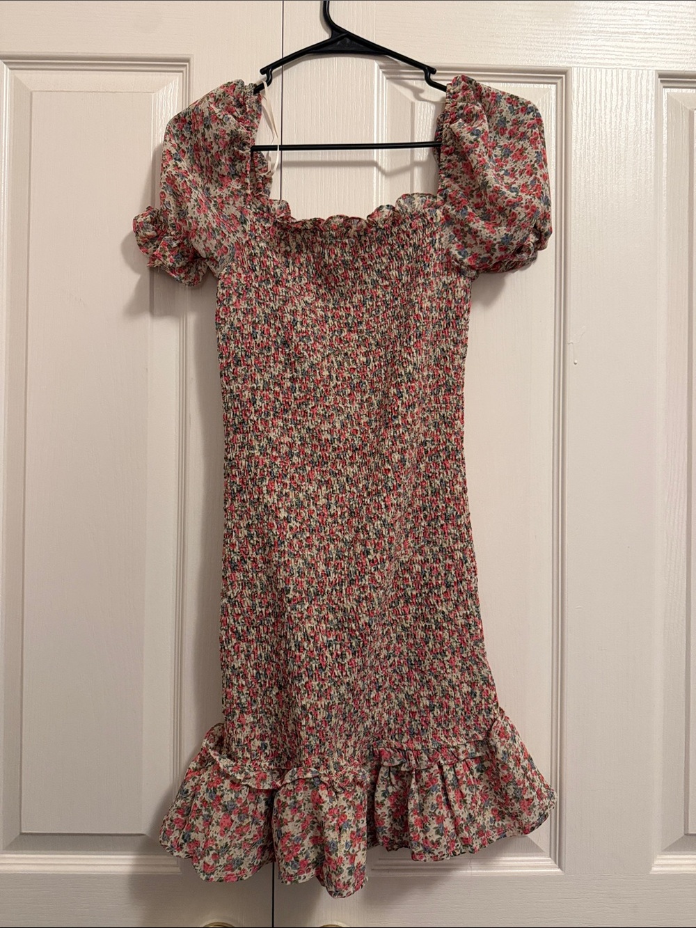 Dress Forum Floral Smocked Puff-Sleeve Bodycon Mini Dress - Pink & Cream